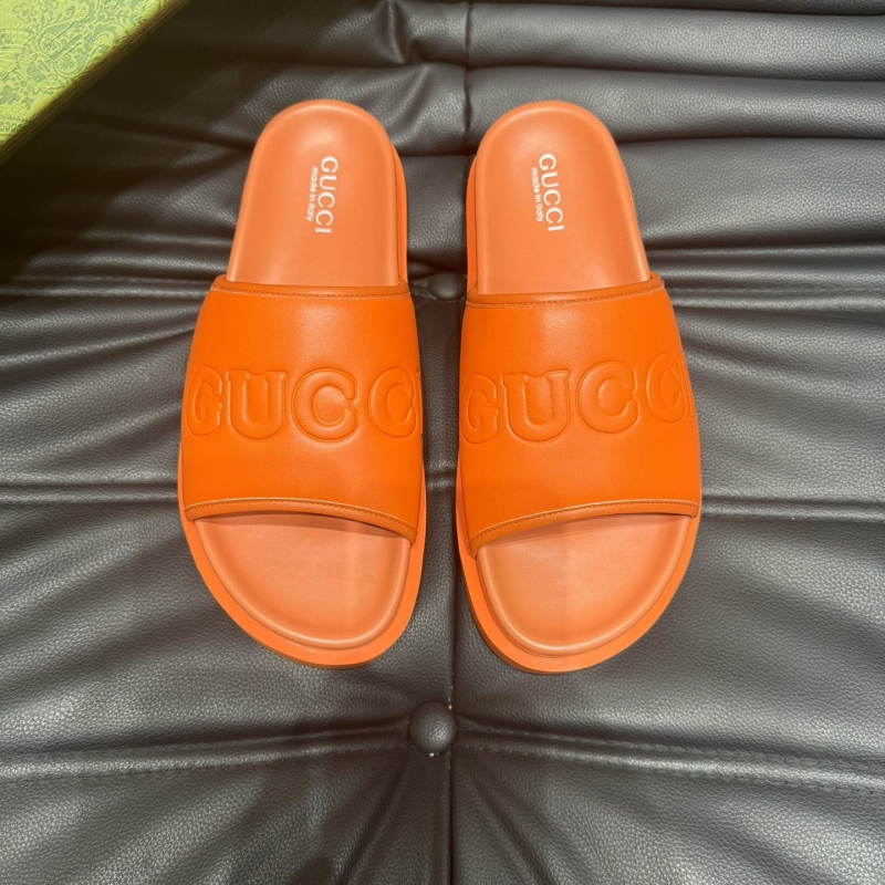 G*u*i slippers